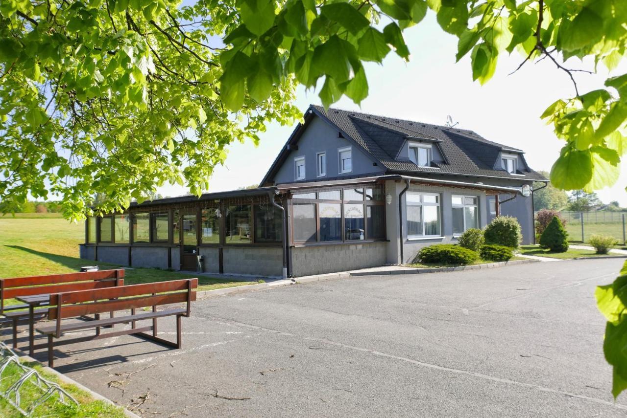 Penzion-Restaurant U Svabku Tachov  Luaran gambar