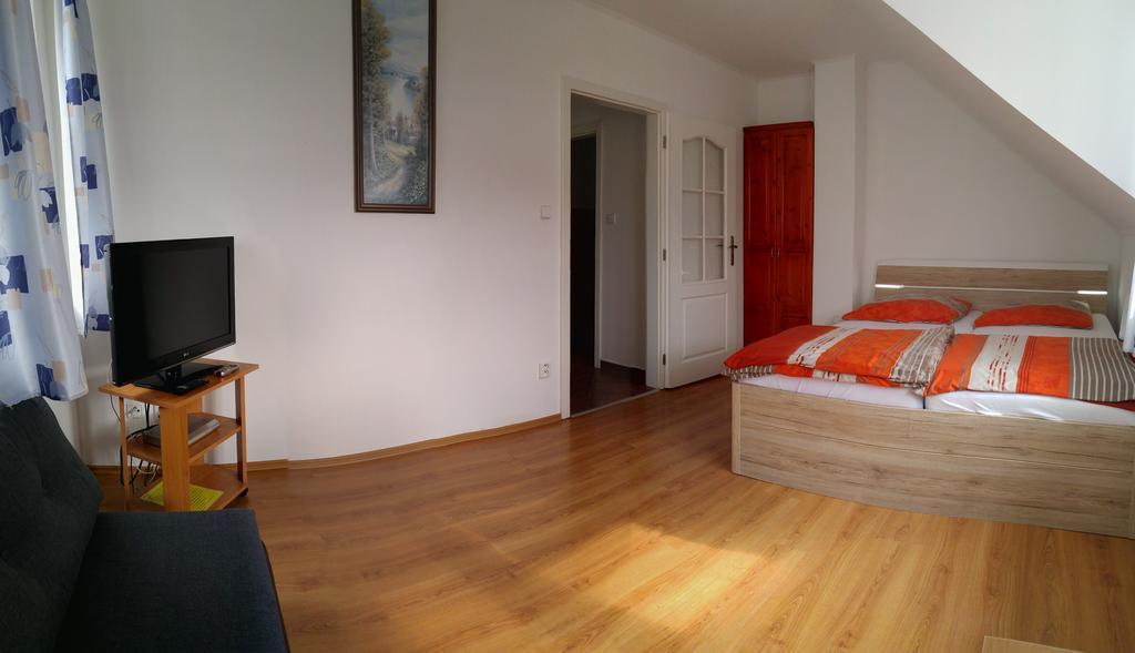 Penzion-Restaurant U Svabku Tachov  Luaran gambar